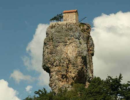 کلیسای صخره ای گرجستان