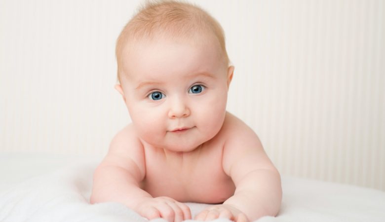 چهار ماهگی نوزاد