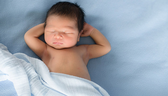 تعریق نوزاد در هنگام خواب