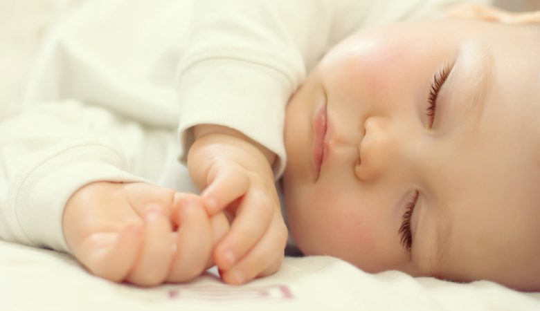 چالش های آموزش نوزاد برای خواب شبانه