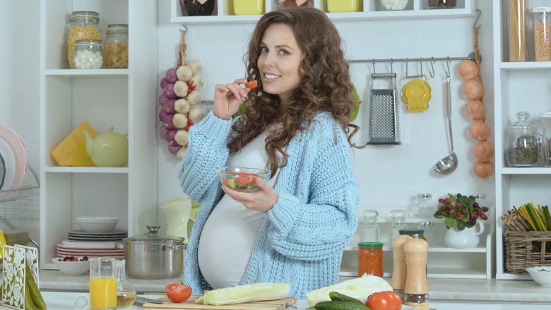 آیا کاهش وزن حین بارداری بی خطر است؟ (7 راهکار ایمن برای مدیریت وزن در بارداری)