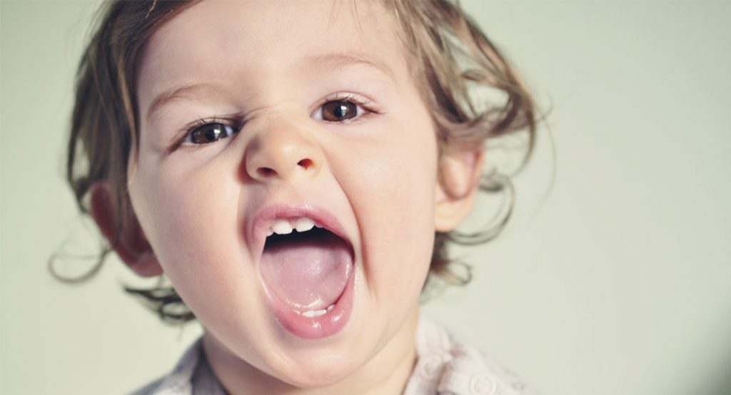 تغییر رنگ دندان در نوزادان و کودکان نوپا