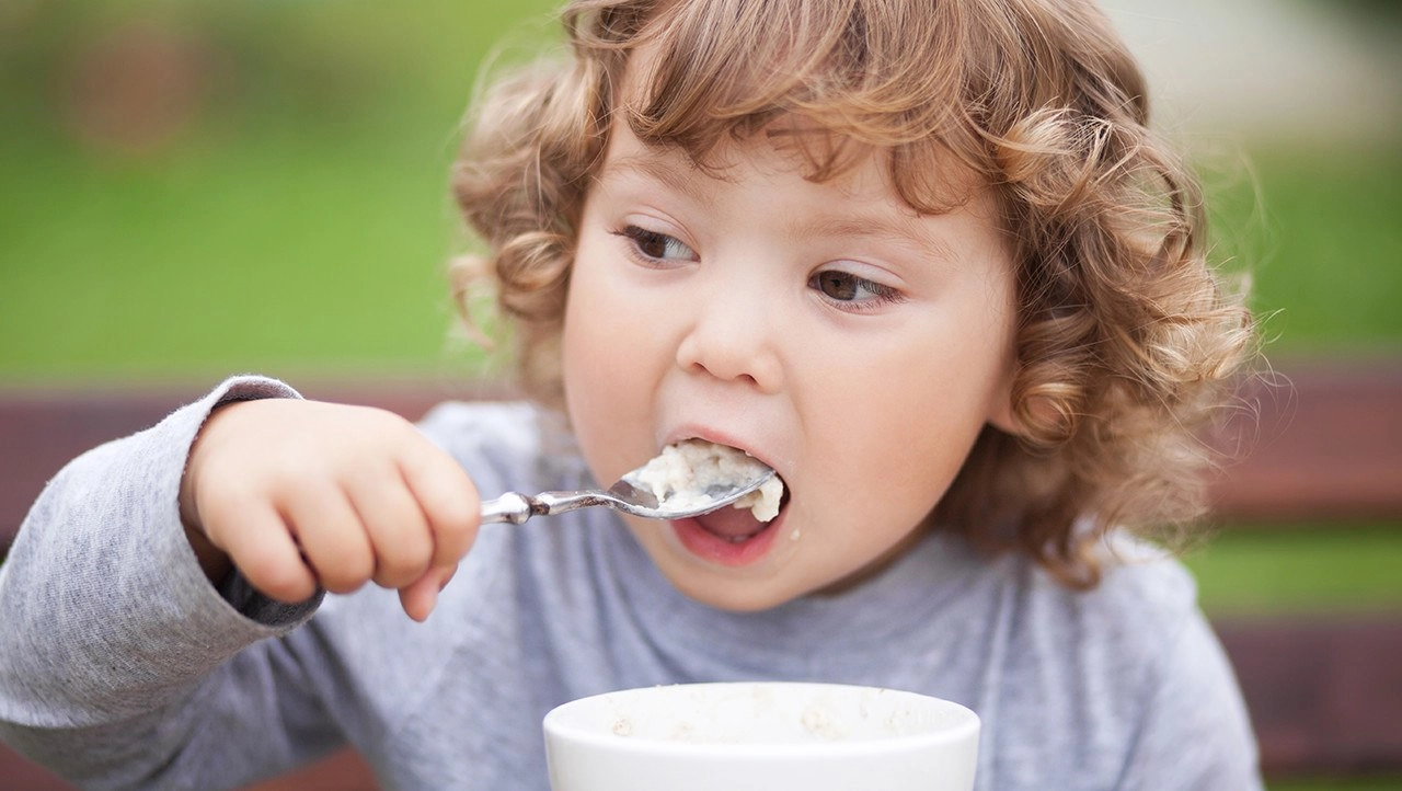 10 ایده غذایی عالی برای کودکان 18 ماهه (معرفی بهترین غذاها برای کودکان 18 ماهه)