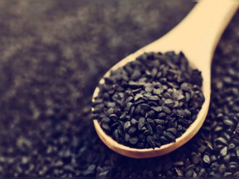 خواص و مزایای مصرف سیاه دانه برای کاهش وزن + روش مصرف آن