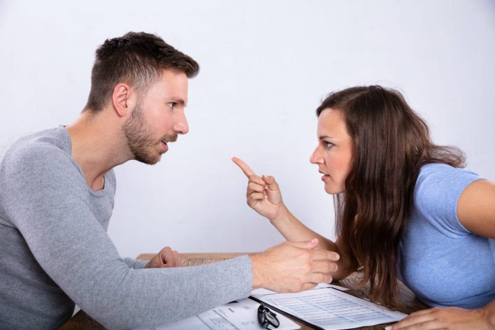 چرا تهدید به طلاق در حین مشاجره به ازدواج آسیب خواهد رساند؟