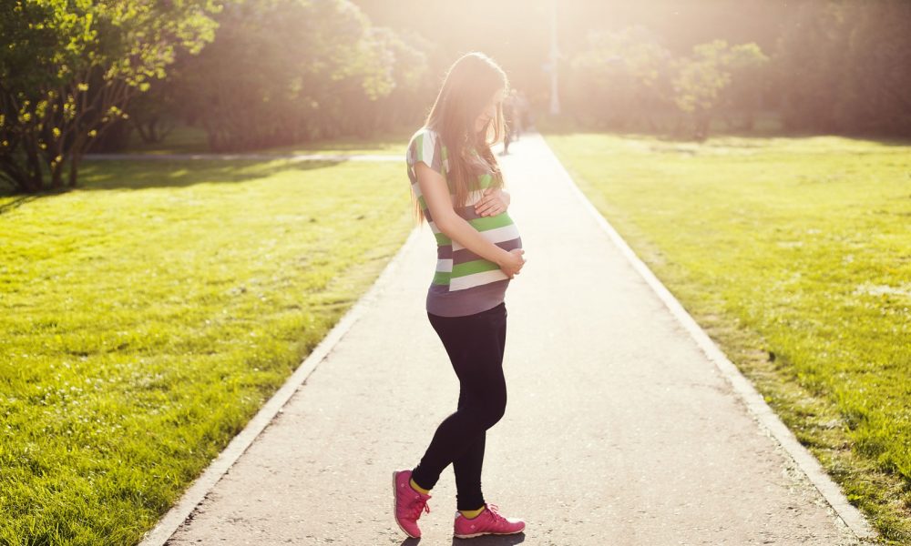 9 روش انتخاب کفش برای خانوم های باردار | 4 مشکل رایج که برای پاهای زنان باردار پیش می آید
