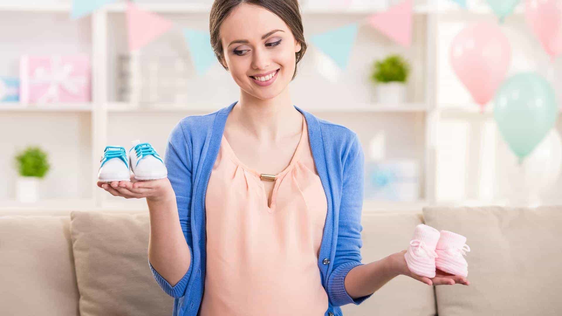 Тесная одежда. Беременность. Женщина узнает о беременности. Беременность. Беременный животик.