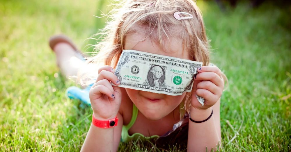 7 مورد مهمی که والدین نباید به کودکانشان درباره "پول" بگویند!!!!!!