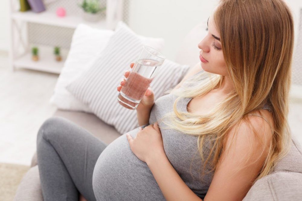 12 نوشیدنی انرژی زای سالم، ساده و خانگی در "دوران بارداری"
