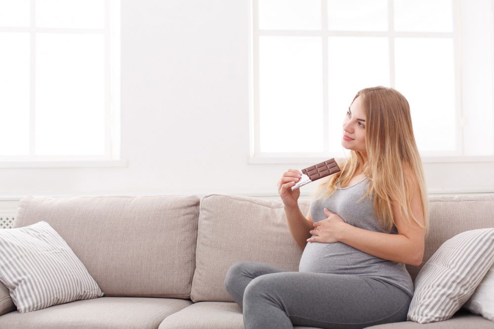 8 دلیل برای محدود کردن مصرف غذاهای ناسالم در بارداری+آموزش راههای کنترل خوردن هله هوله