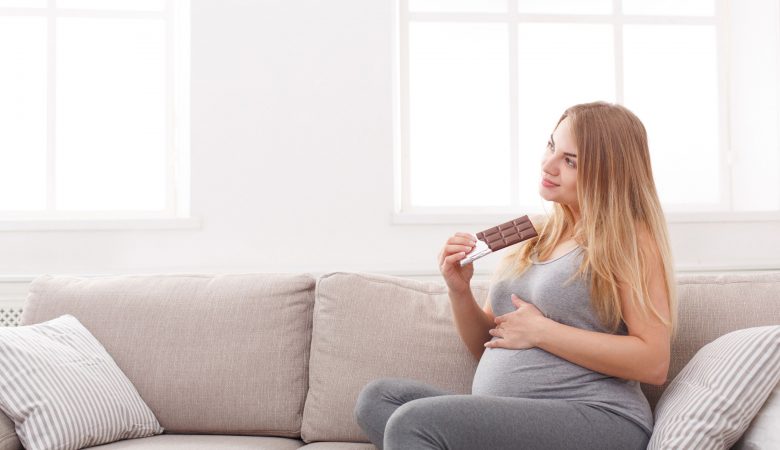 8 دلیل برای محدود کردن مصرف غذاهای ناسالم در بارداری+آموزش راههای کنترل خوردن هله هوله