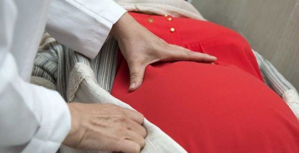 علت سفتی شکمی در زنان باردار چیست؟