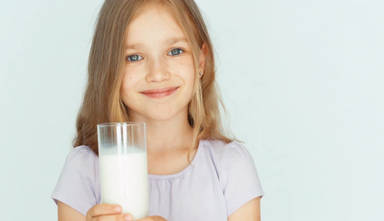 خواص شیر برای کودکان